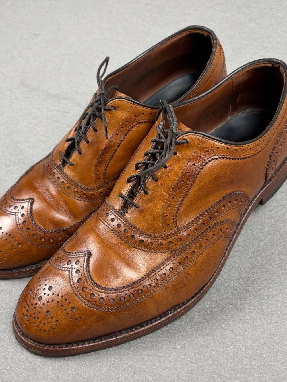 Allen Edmonds McAllister Walnut Wingtip Oxfords 10.5B USA